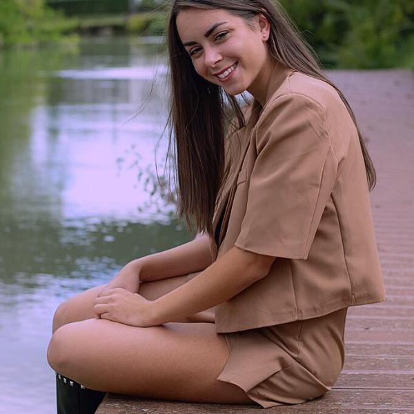 Sorridiamo ma stringiamo i&nbsp;denti